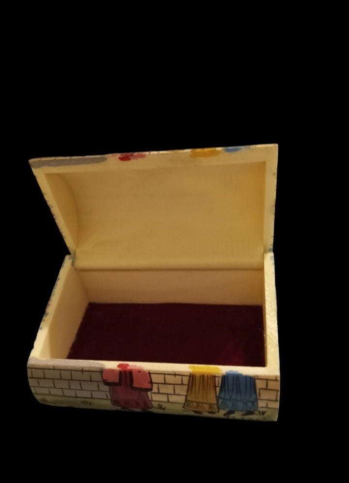 Handcrafted Miniature Camel Bone lidded Trinket Box/jewelry box/gift box